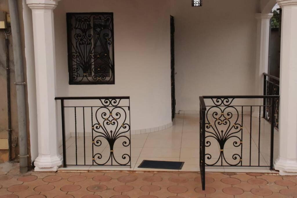 Residence Jeanne A Yaounde Odza Messamengo Dış mekan fotoğraf