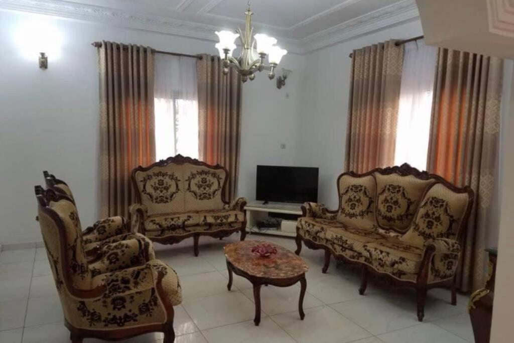 Residence Jeanne A Yaounde Odza Messamengo Dış mekan fotoğraf